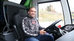 Zoran Marinkovic aus Grödig gefiel die Probefahrt am Salzburgring. Er sagt: „Ich werde Busfahrer.“ (Bild: Tröster Andreas)