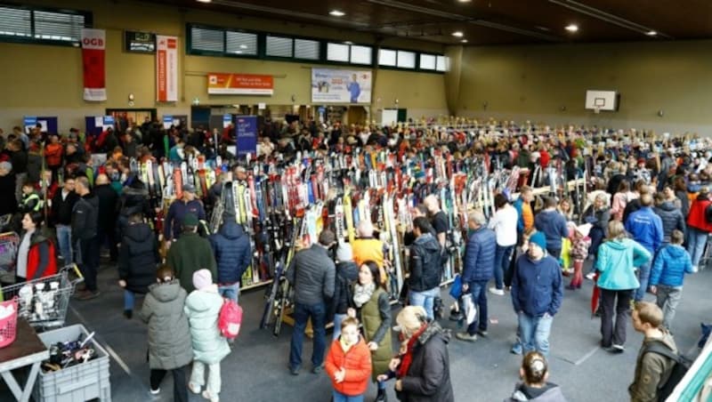 5000 Besucher kamen am Samstag für die Wintertauschbörse nach Bischofshofen. (Bild: Gerhard Schiel)