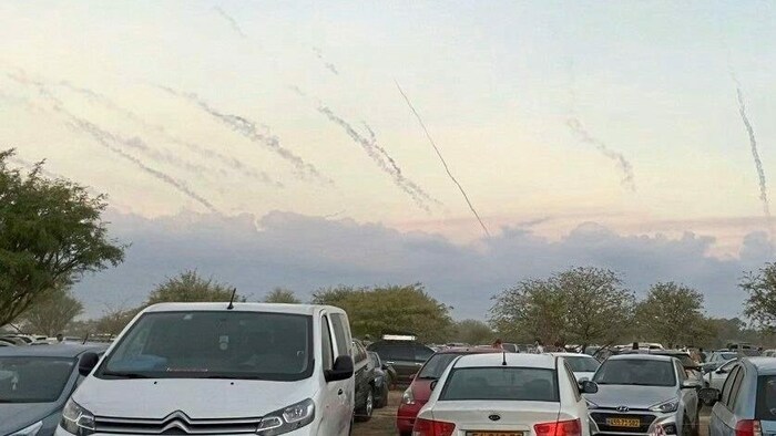Um 6.35 Uhr schlugen die ersten Raketen ein, dann stürmten Hunderte Terroristen aus Gaza die ...