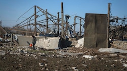 Ruine einer Ligusterfarm nach einem russischen Raketenangriff in der Nähe von Cherson. (Bild: The Associated Press)
