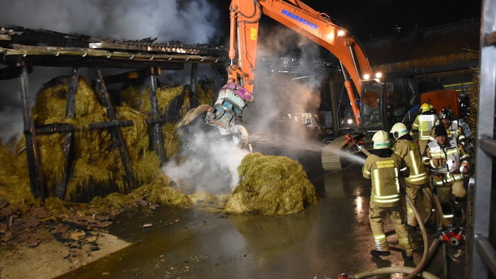 200 Feuerwehrleute waren gefordert.