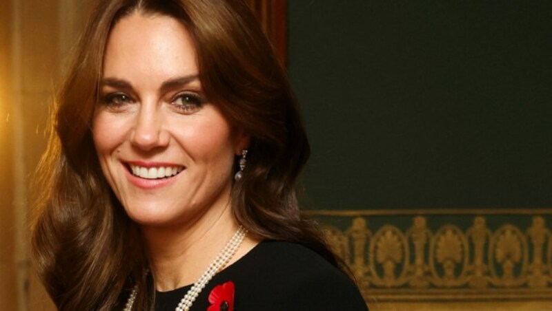 Prinzessin Kate trägt den Schmuck von Queen Elizabeth (Bild: APA/AFP/POOL/Chris Jackson)