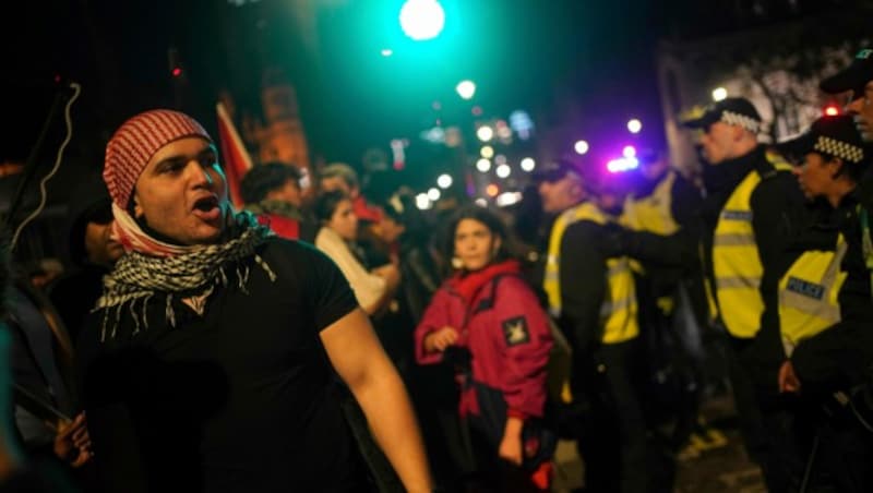 Pro-palästinensischer Demonstranten in London (Bild: APA/Victoria Jones/PA via AP)