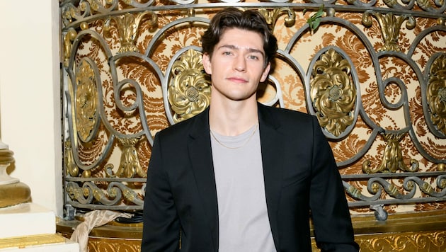 Netflix-Schauspieler Barton Cowperthwaite (31) hat enthüllt, dass er einen Hirntumor hat. Um sich die extrem teure Operation leisten zu können, hat er eine Spendenaktion gestartet. (Bild: BFA / Action Press / picturedesk.com)