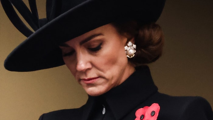 Prinzessin Kate trug am „Remembrance Sunday“ erstmals Ohrringe aus dem Erbe der Queen, die noch ...