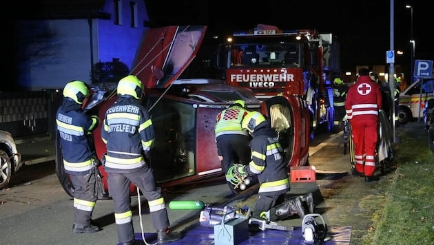 In Knittelfeld musste die Feuerwehr zur Unfallstelle ausrücken und den Lenker aus dem Fahrzeug befreien. (Bild: BFV Knittelfeld)
