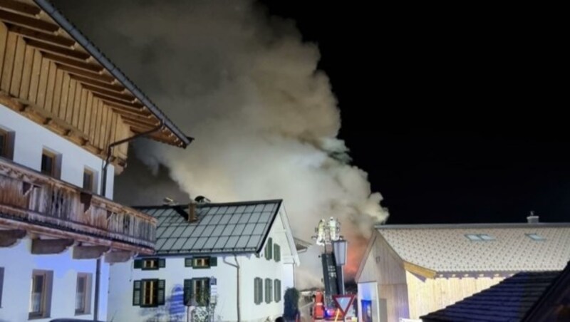 Aschau bei Kirchberg erlebte wegen des Feuers bange Stunden. (Bild: ZOOM.TIROL)