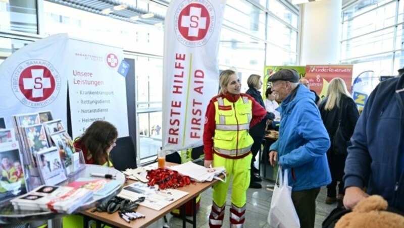 Informationen aus erster Hand gab es an mehr als 50 Ständen (Bild: Imre Antal)