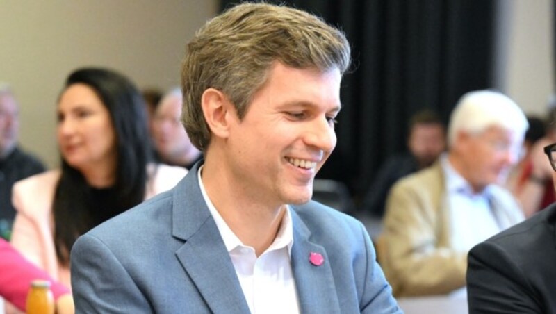 Neos- Spitzenkandidat Lukas Rupsch blickt auf konservative Wähler. (Bild: BARBARA GINDL)