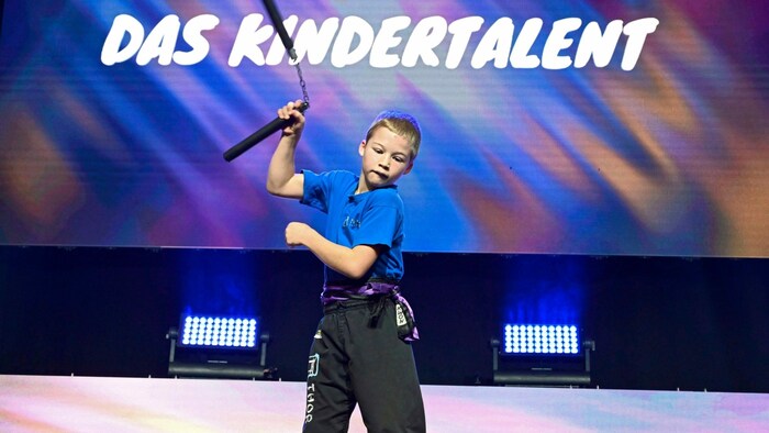 Kampfkünstler Julian von Thor verblüffte mit seinem Können das Publikum.