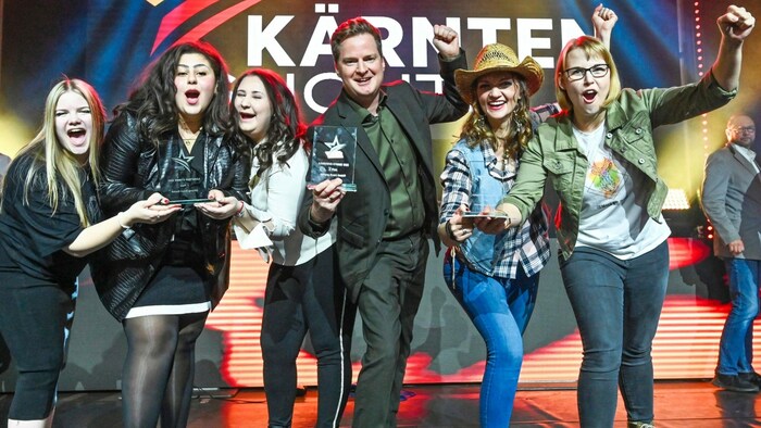 So sehen Sieger aus: Kiana, Merna und Lea sind Kärntens Stimmen (links). Stephan Opitz wurde ...