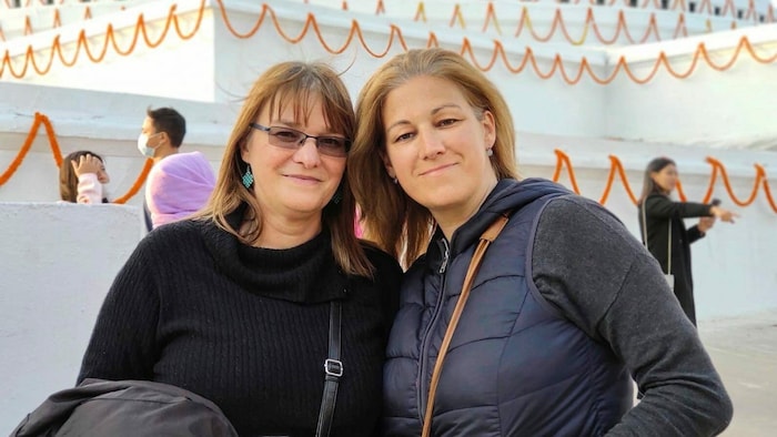 Ulrike Glocknitzer und Tina Lang helfen den Opfern in Nepal.