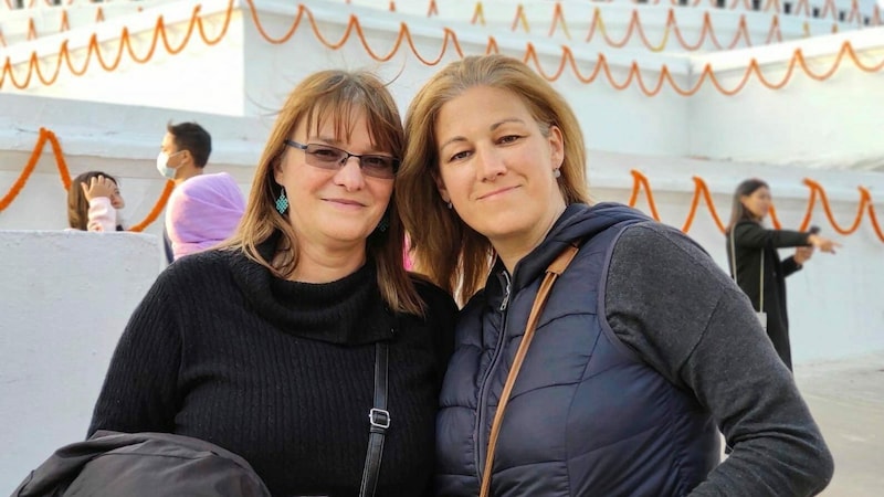 Ulrike Glocknitzer and Tina Lang help the victims in Nepal. (Bild: Glocknitzer/Lang)