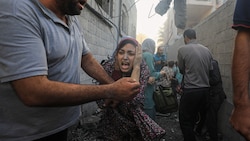 Die Zustände im Gazastreifen werden von Tag zu Tag prekärer - die Hamas gibt trotz massiver Angriffe aber nach wie vor kaum Geiseln frei.  (Bild: AFP/Yasser QUDIH)