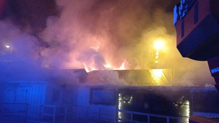 Die Brandursache ist bislang noch nicht bekannt.