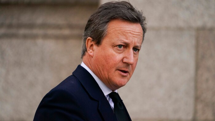Der frühere britische Regierungschef David Cameron ist am Montag zum neuen Außenminister seines ...
