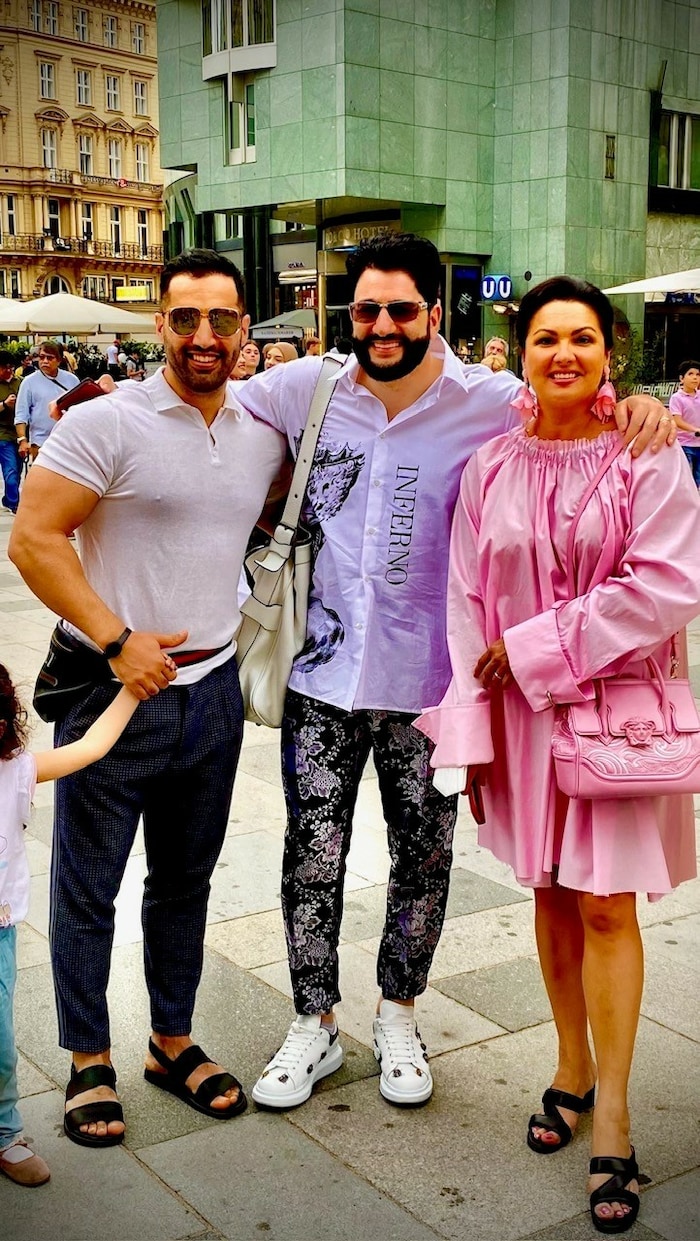 Auch mit den Opernsängern und Ehepaar Yusif Eyvazov und Anna Netrebko trainiert und flaniert er.