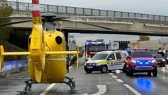 Der Notarzthubschrauber Christophorus 9 landete auf der A2. (Bild: APA/OEAMTC)