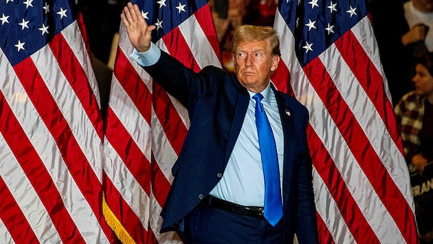 Donald Trump bei jener Wahlkampfveranstaltung in New Hampshire, wo die äußerst umstrittenen Formulierungen gefallen sind  (Bild: APA/AFP/JOSEPH PREZIOSO)