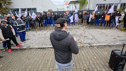 Metaller-Streik in Wien (Bild: APA/MAX SLOVENCIK)