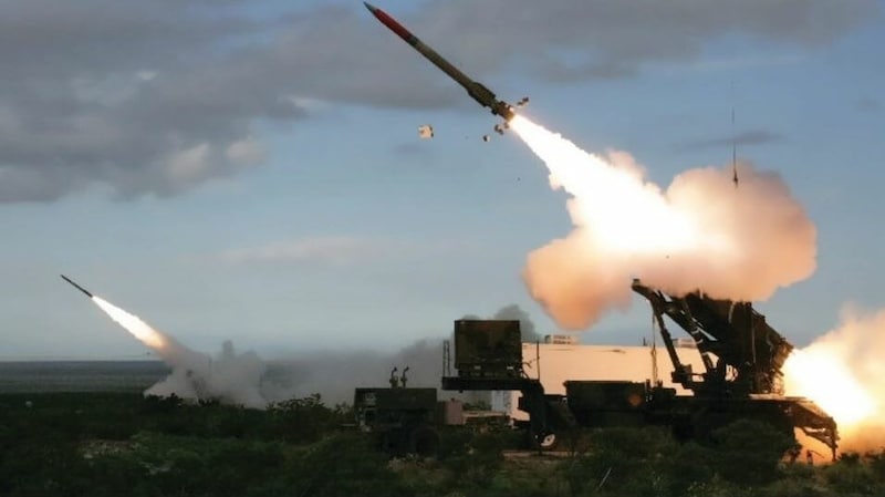 "Patriot" légvédelmi rakéta, mint a két lehetséges rendszer egyike. (Bild: US Army)