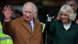 Ein Bild von Charles und Camilla im November 2023 (Bild: APA/AFP/Adrian DENNIS)