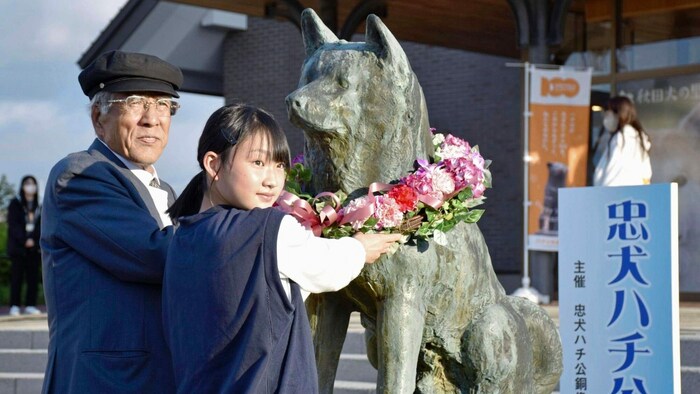 Ehrenstatue für treuen Hund „Hachiko“ in Japan