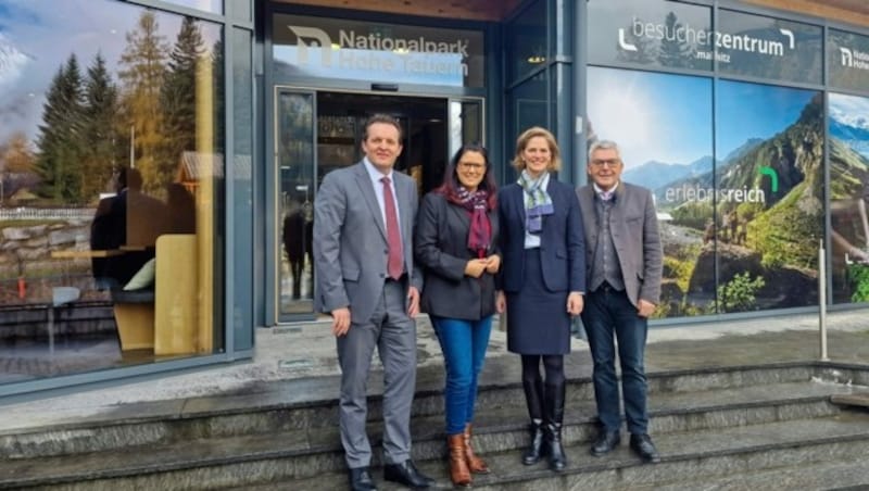 Renè Zumtobel, Landesrätin Sara Schaar, Valerie Zacherl-Draxler und LR Josef Schwaiger (v.l.) (Bild: Nationalpark)