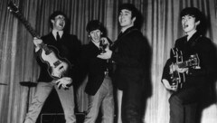 Die Liverpooler Band bei einem Auftritt im Londoner Lyris Theatre im Jahr 1963 (v.l.): Paul McCartney, Ringo Starr, John Lennon und George Harrison. (Bild: dpa)