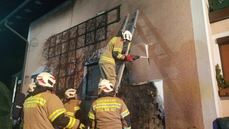 34 Feuerwehrleute brachten das Feuer unter Kontrolle (Bild: FF Zell am See)