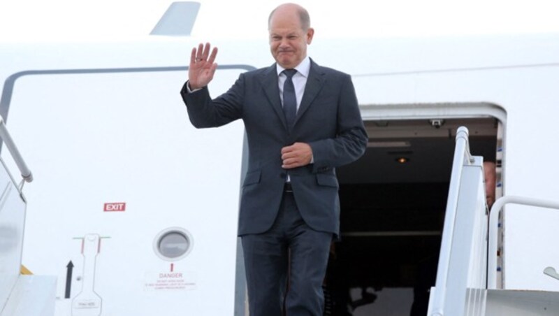 Bundeskanzler Olaf Scholz (SPD) hat seit Beginn der Legislaturperiode fast einen ganzen Monat nur im Flugzeug verbracht. (Bild: AFP)