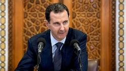 Präsident Bashar al-Assad hat zwölf Jahre Bürgerkrieg in seinem Land überlebt und erfährt seit geraumer Zeit eine langsame Rehabilitierung auf der internationalen Bühne. (Bild: APA/AFP/Syrian Presidency Facebook page/Handout)