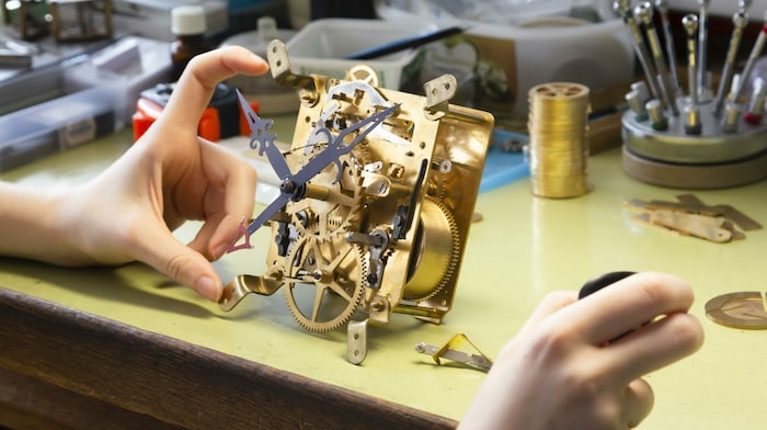 150 Jahren feinste Uhrentechnik und Know How wurden an der Uhrenfachschule Karlstein im ...