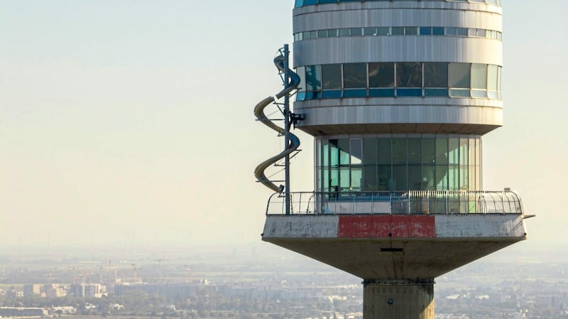 Bei Schönwetter kann man am Donauturm eine Fernsicht von bis zu 80 Kilometer genießen. (Bild: R Fasching, K. Patzka, A. Stöger)