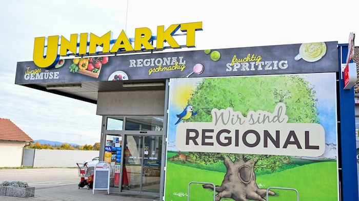 Der Unimarkt in Feldkirchen hat Montag bis Samstag geöffnet.