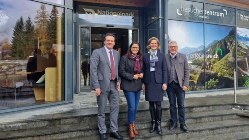 Die Mitglieder des Nationalparkrates (v. l.): René Zumtobel, Sara Schaar, Valerie Zacherl-Draxler und Josef Schwaiger. (Bild: NPHT/Bugelnig)