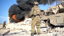Israelische Soldaten in Gaza-Stadt (Bild: AP)