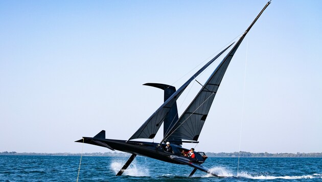 Mit dem V-Rex wurden schon rund 20 Testtage absolviert. (Bild: : Austrian Sailing Federation/Dominik Matesa)