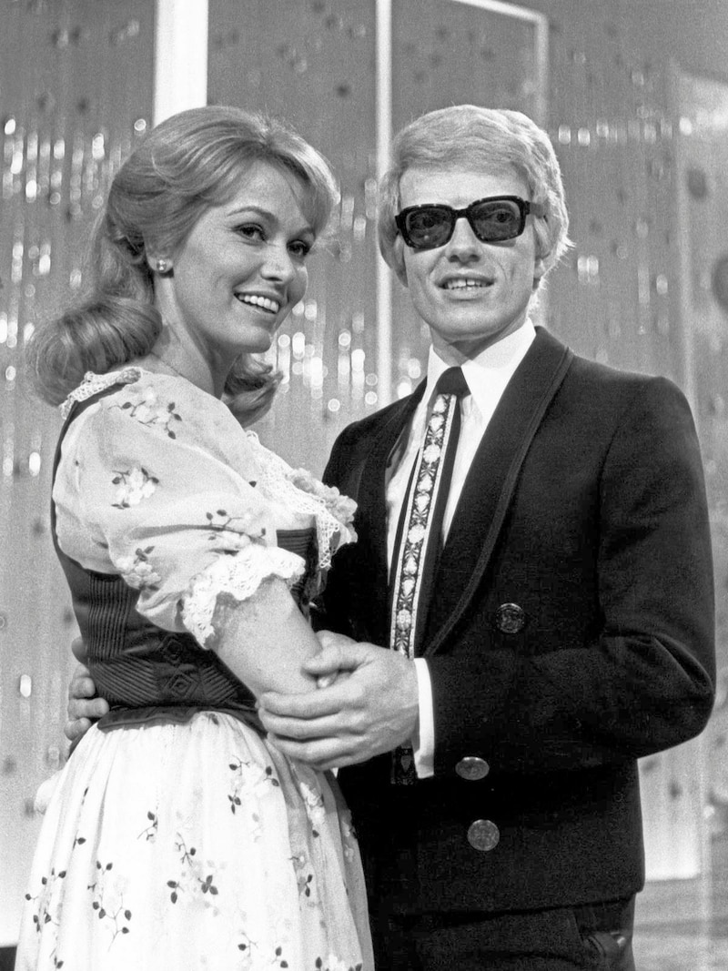 Ewig junge Liebe: Heino und Hannelore (B. o.) waren über 50 Jahre glücklich liiert. (Bild: imago/United Archives)