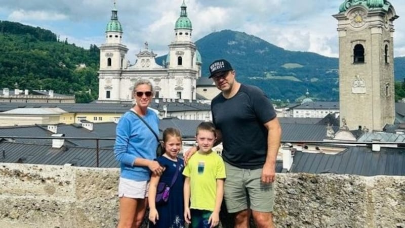 Salzburg-Fans: Coach Oliver David mit seiner Frau Denee und den Kids Denver und Oden. (Bild: David)