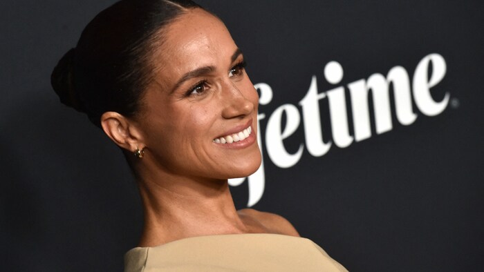 Herzogin Meghan versprühte am roten Teppich wahren Hollywood-Glamour.