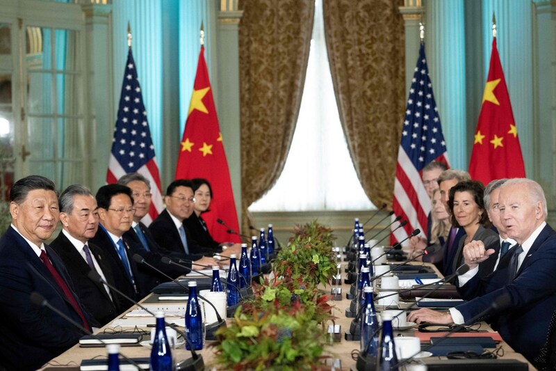 Wieder an einem Tisch: China und die USA (Bild: AFP)