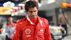 Carlos Sainz sucht nach einem neuen Cockpit.  (Bild: APA/AFP/ANGELA WEISS)