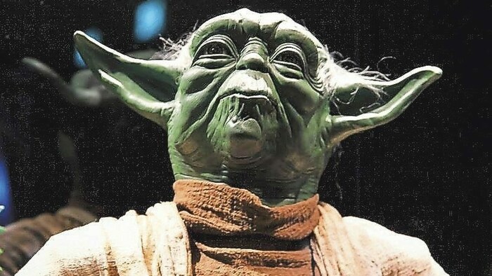 Meister Yoda darf bei „Star Wars“-Fan-Ausstellung in der Stadthalle nicht fehlen.