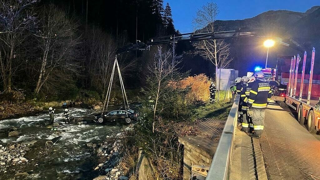 Insgesamt drei Feuerwehren waren bei den Bergungsarbeiten beteiligt.