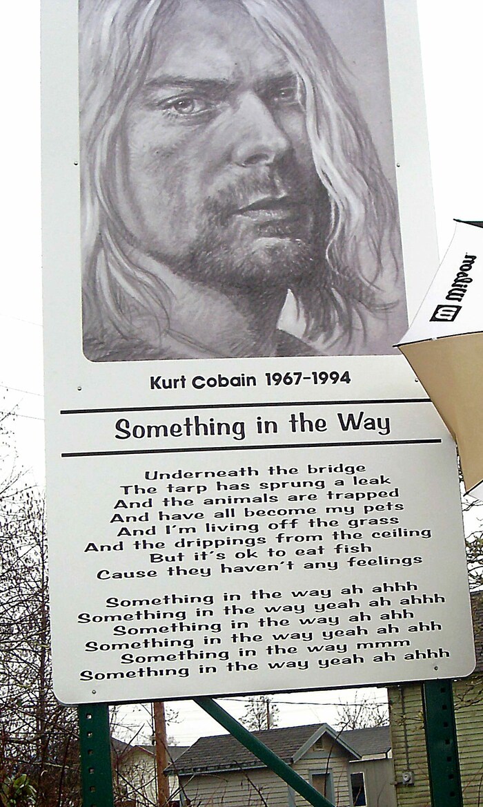 Porträt und ein Liedtext von Kurt Cobain auf einer Gedenktafel in der US-Stadt Aberdeen, wo der ...