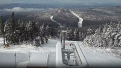 Der Ausblick vom Hochficht lädt bereits zum Skifahren ein. (Bild: skisport.com / webcams)