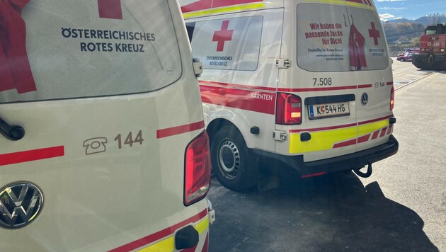 Despite resuscitation attempts, the motorcyclist died at the scene of the accident. (Bild: Elisabeth Nachbar)