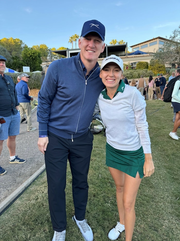 Emma Spitz traf Samstag auf Mallorca Bastian Schweinsteiger und passte rund um die Siegerehrung ...