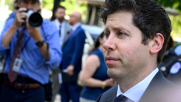 Sam Altman hat viele Unterstützer. Diese bereiten dem OpenAI-Vorstand Probleme nach der ...